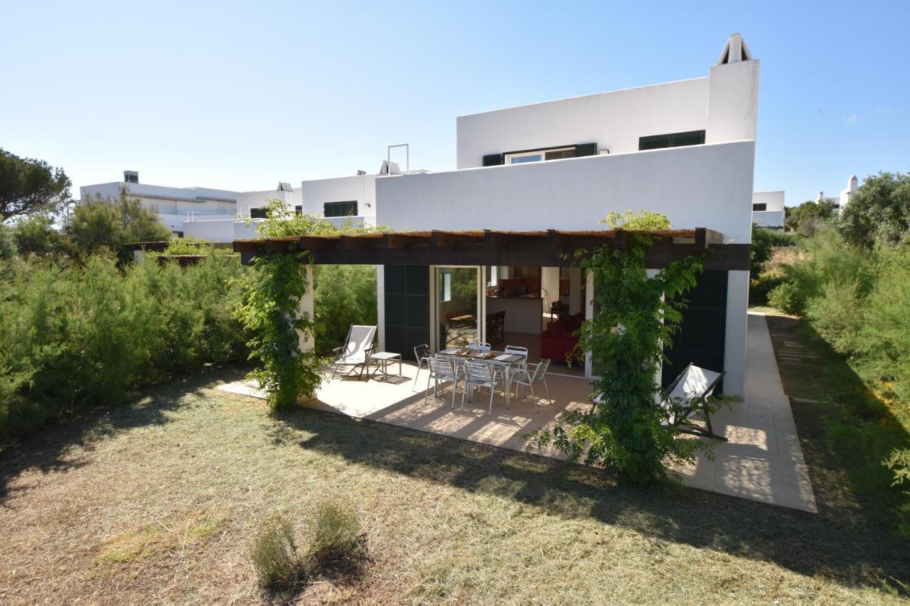 Biniancolla Iris Villa Exterior photo